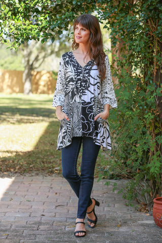 225195 Black & White Aura Boho Tunic