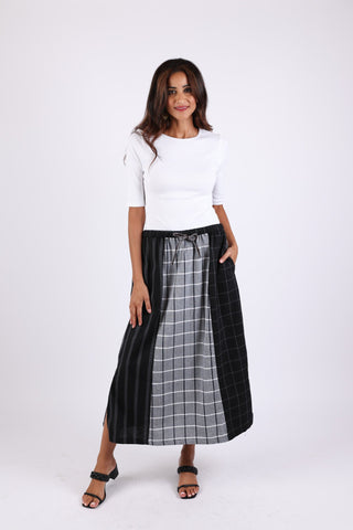 225574 Striped and Check Straight Skirt: Black/White Patchwork